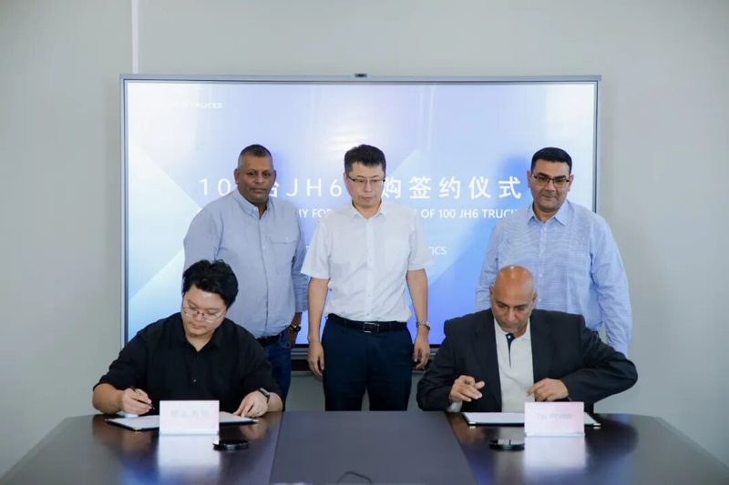 Передача тягачей FAW Jiefang JH6 Замбии