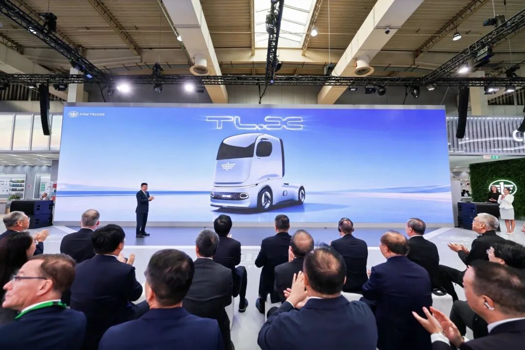 Дебют на выставке в Ганновере: FAW Jiefang мощно представила форвардный концепт-грузовик
