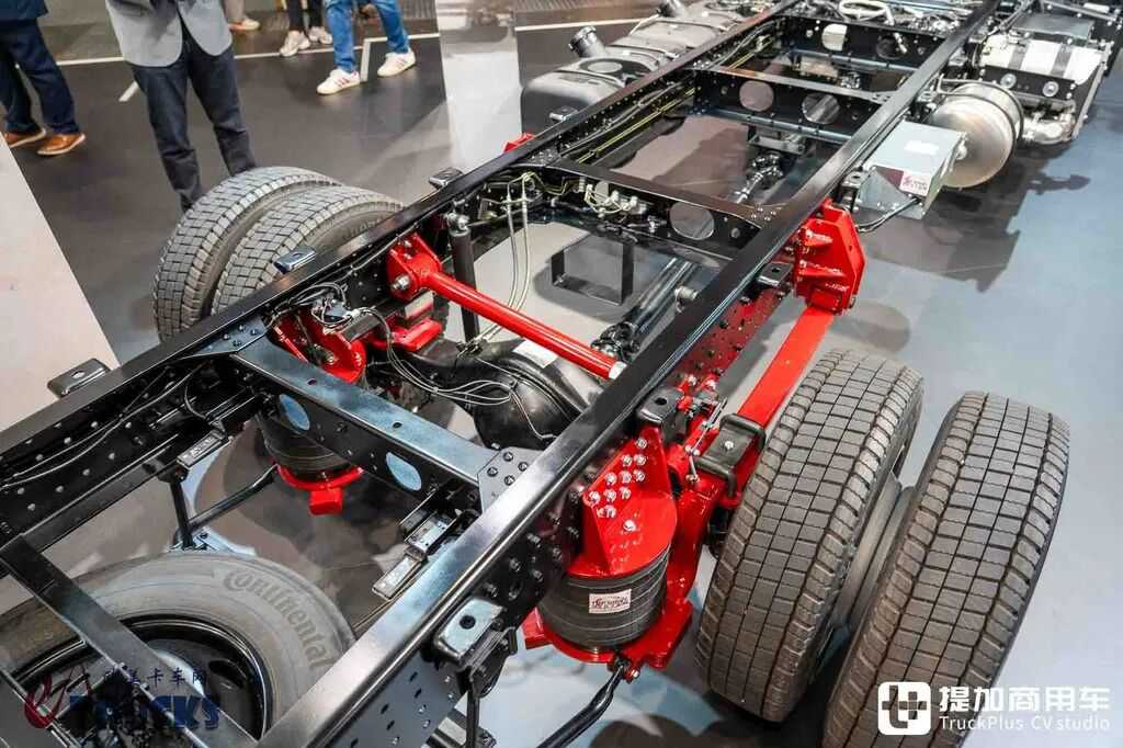 2026IAA:平头、全空气悬挂,这台日本轻卡在欧洲凭什么稀缺?三菱扶桑Canter深度实拍评测 - 第11张 - 提加商用车网 2026 IAA: с плоским фронтом и полностью воздушной подвеской — почему этот японский лёгкий грузовик так дефицитен в Европе? Подробный реальный обзор Mitsubishi Fuso Canter