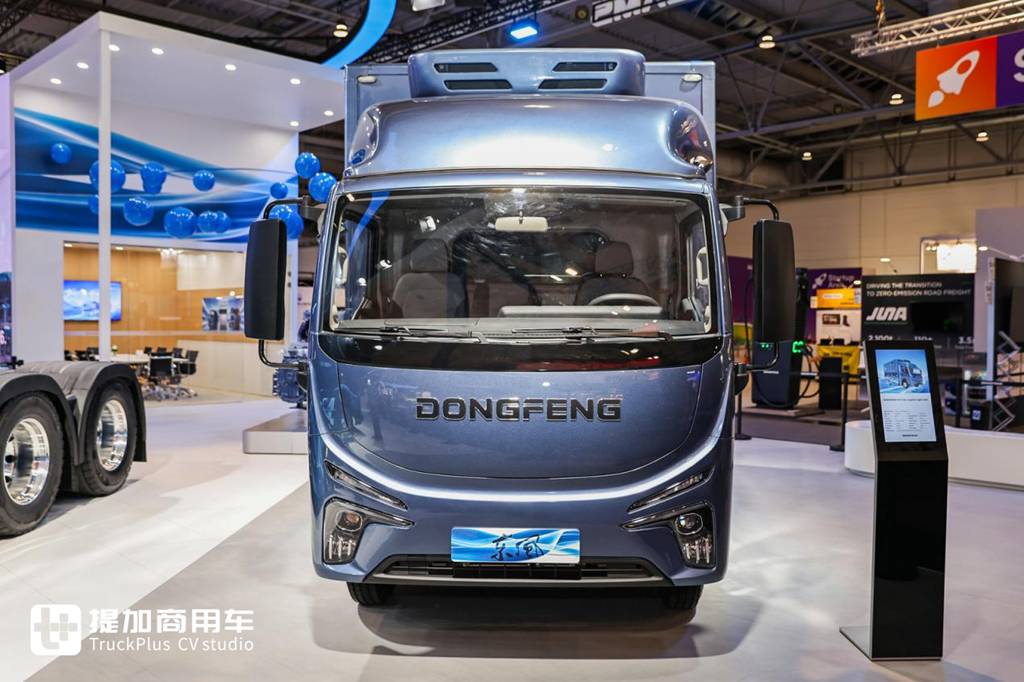 Три машины, три стекла, одна система и одна платформа: Dongfeng показала в Ганновере «полный комплект» водородных коммерческих автомобилей