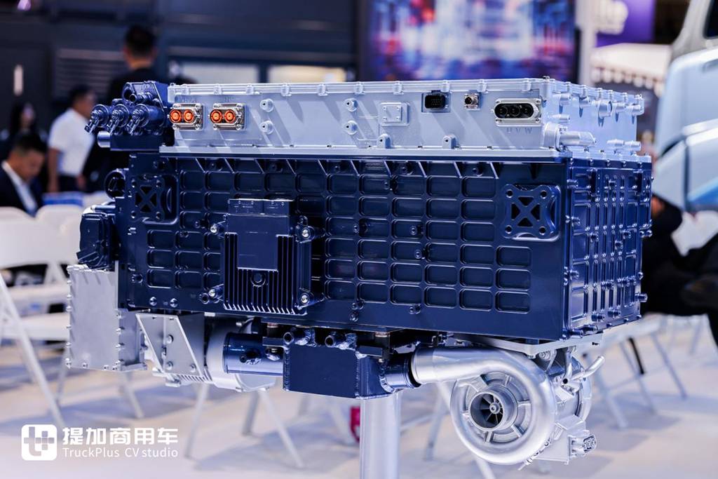 Три машины, три стекла, одна система и одна платформа: Dongfeng показала в Ганновере «полный комплект» водородных коммерческих автомобилей