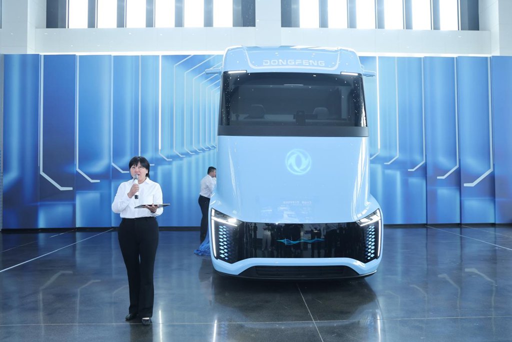 Центр научно-технических инноваций Dongfeng Commercial Vehicles официально открыт: новый этап самостоятельных разработок