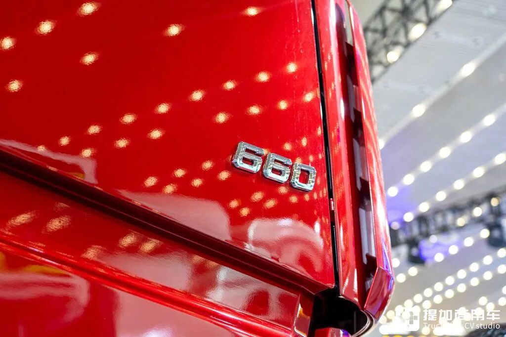 Самый мощный китайский тягач для негабаритных грузов? 8×8 + АКПП + 660 л.с.: детальная фотоэкскурсия по Shaanxi Delong X5000