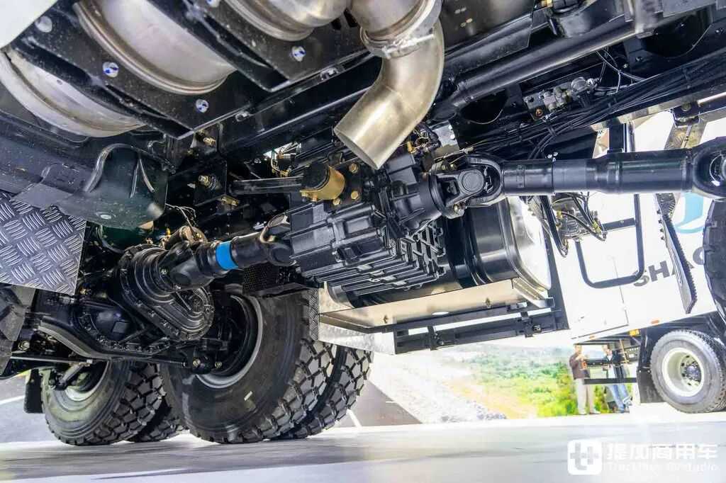 Самый мощный китайский тягач для негабаритных грузов? 8×8 + АКПП + 660 л.с.: детальная фотоэкскурсия по Shaanxi Delong X5000
