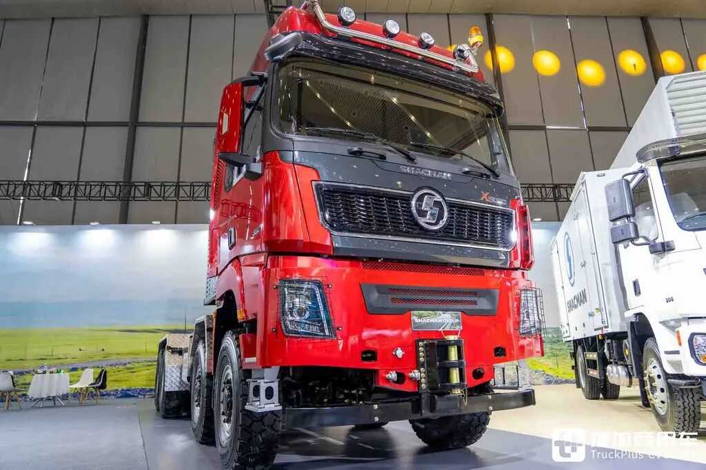 Самый мощный китайский тягач для негабаритных грузов? 8×8 + АКПП + 660 л.с.: детальная фотоэкскурсия по Shaanxi Delong X5000