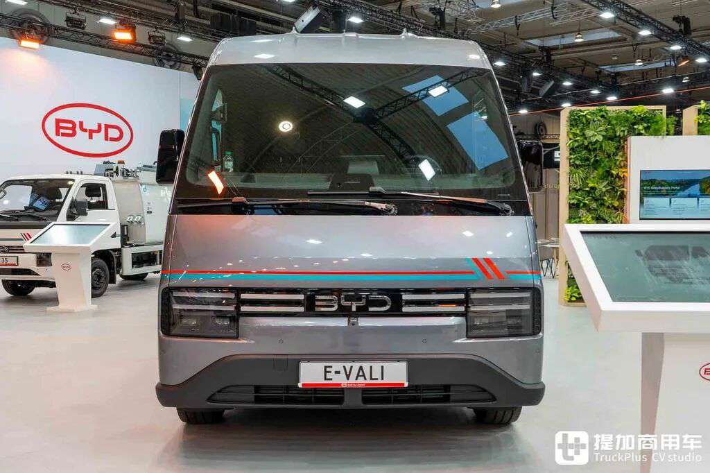 Редкий в Китае фургон BYD? Полный привод по опции и раздача энергии — BYD E-Vali в детальном обзоре