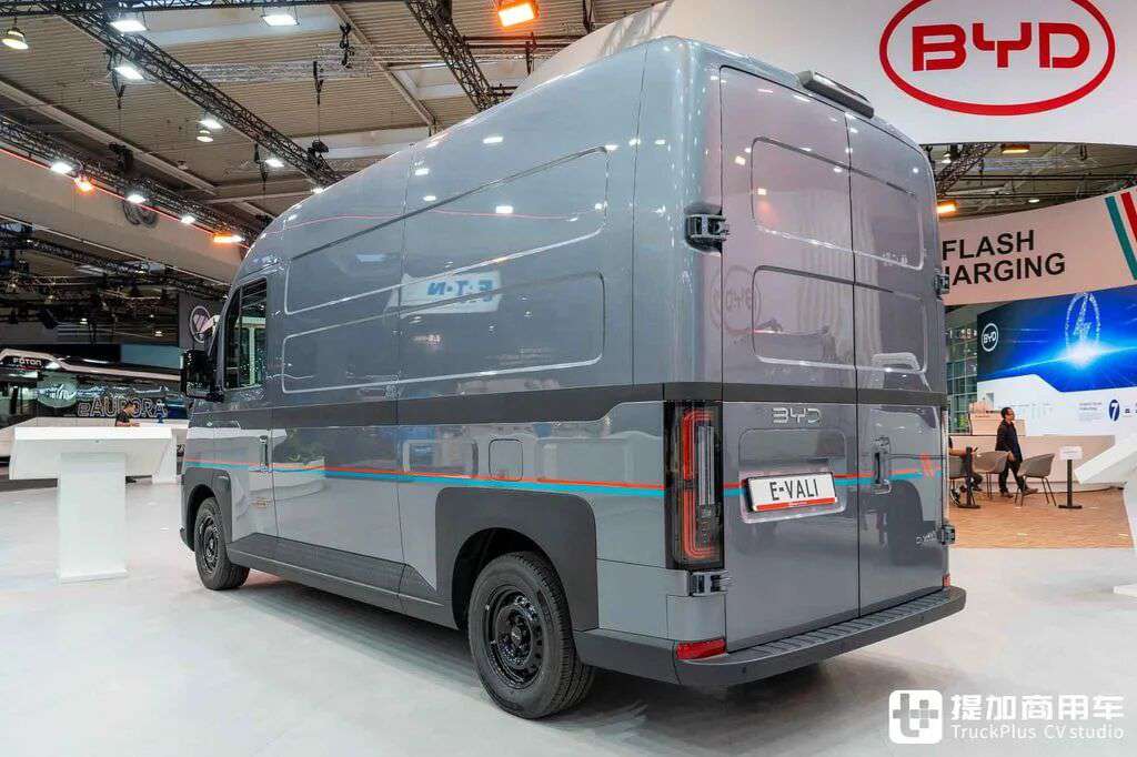 Редкий в Китае фургон BYD? Полный привод по опции и раздача энергии — BYD E-Vali в детальном обзоре
