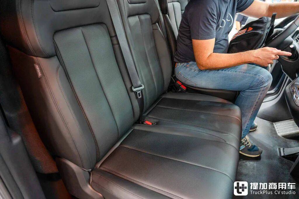 Редкий в Китае фургон BYD? Полный привод по опции и раздача энергии — BYD E-Vali в детальном обзоре